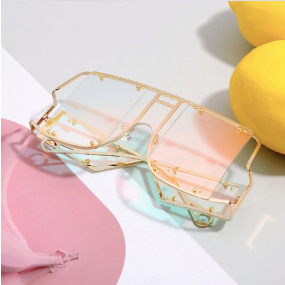 Oversized Iiridescent Shades 🦄 - Picture 2 of 3